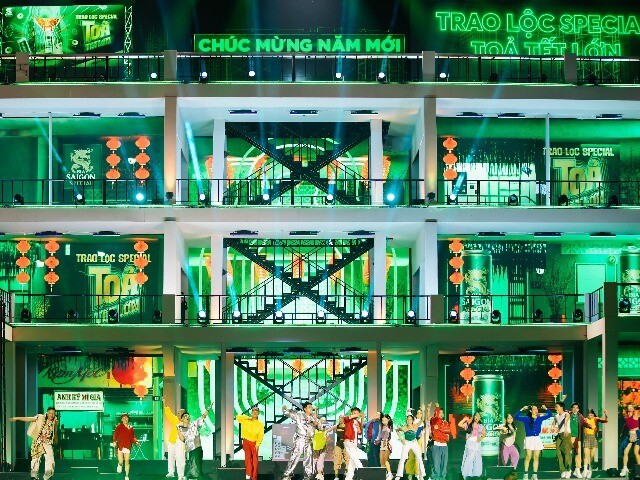Bia Saigon Special đem cơn mưa “Lộc special” đến hàng ngàn khán giả tại đêm countdown HOZO CITY TẾT FEST 2025