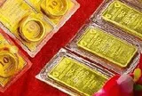 Vì sao nhiều người mua vàng bị lỗ nặng vẫn chưa muốn bán?