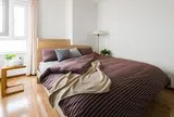 Tôi bỏ ngoài tai mọi lời khuyên và nhất quyết kê giường sát tường: Sau gần 2 năm sống như vậy, tôi thấy đây là quyết định đúng đắn nhất