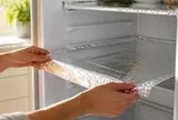 Vì sao nhiều gia đình trải giấy bạc lên các ngăn tủ lạnh? Công dụng đơn giản nhưng rất thiết thực