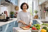 Mẹ tôi chẳng mua đồ gia dụng ‘thần kỳ’ mà bếp lúc nào cũng gọn: 7 cách không tốn tiền, càng làm càng thấy thông minh