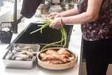 Đến tuổi 60, mẹ tôi vẫn giữ 6 thói quen tiết kiệm bị cho là lỗi thời: Càng sống lâu càng thấy đó là cách giúp bà tự tin về tiền