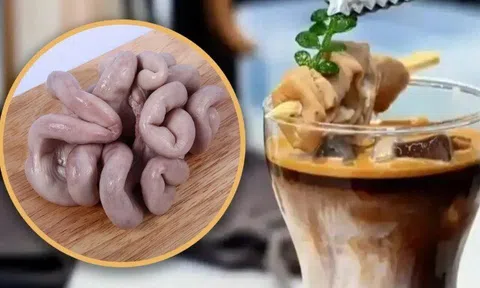 Khách đổ xô tới quán đồ uống thưởng thức món cà phê lòng lợn