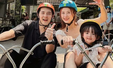Gia đình Đông Nhi khám phá thiên đường giải trí ở Singapore