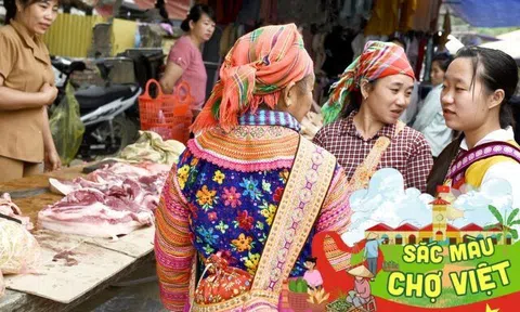 Phiên chợ chỉ họp duy nhất một lần vào thứ 7 ở Tuyên Quang, phải đi bộ hàng giờ để đến đây mua sắm