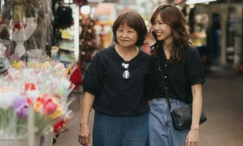 Mẹ 50 tuổi và con gái 25 tuổi: Hai thế hệ, hai cách tiêu tiền trái ngược đến khó tin
