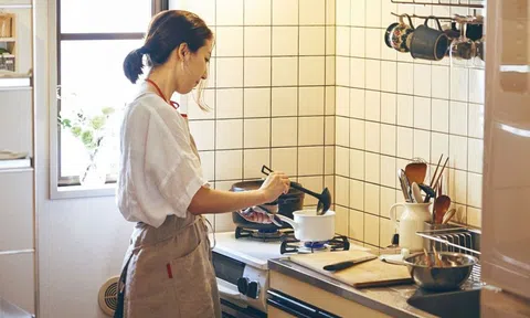 Chỉ 1 tuần ăn tối một mình, tôi tiết kiệm được tiền và sống tự do hơn