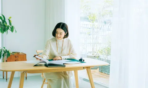 Nếu thấy 4 dấu hiệu này, phụ nữ trung niên hãy sẵn sàng đón tài vận lớn