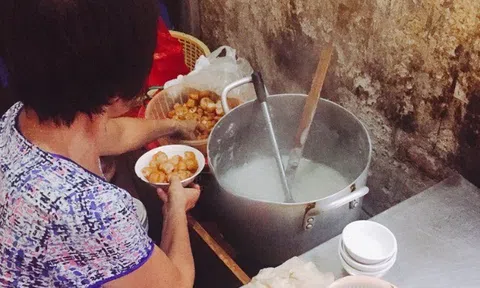 3 quán cháo trai lâu đời nhất Hà Nội: Có quán tồn tại hơn 40 năm, nhiều khách quen ăn từ bé tới lớn vẫn chỉ một hương vị