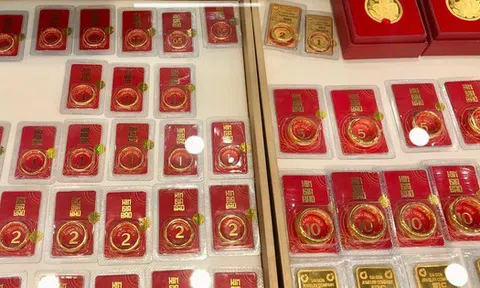 Có nên bán 5 cây vàng chốt lời để gửi tiết kiệm hưởng lãi suất 8%/năm?