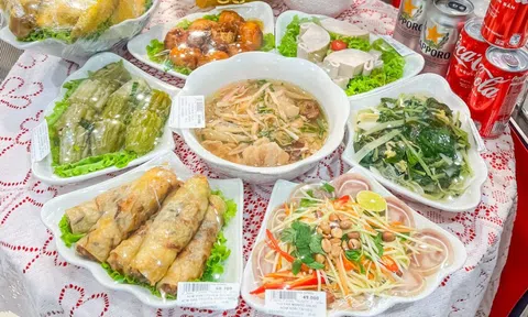 Sáng nhất Aeon Mall lúc này: Mâm cỗ Tết 500k hot điên đảo, cả cõi mạng khen “phát minh thế kỷ”