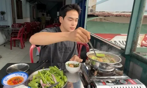 Khách Hàn mê mẩn đặc sản miền Tây kén khách ở quán 50 năm tuổi