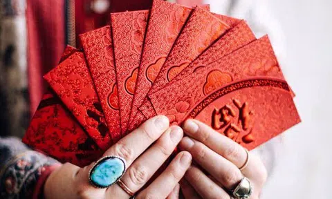 Mùng 2 đi chúc Tết dày lịch: Chuẩn bị phong bao thế nào để không rối và không quá tay?