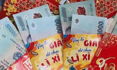 Cầm 15 triệu tiền lì xì của con, tôi nhận ra 1 điều