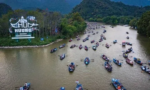 Lễ hội nào kéo dài nhất cả nước, thu hút hơn 25.000 du khách chỉ trong 2 ngày đầu, có cảnh đẹp xứng danh đệ nhất