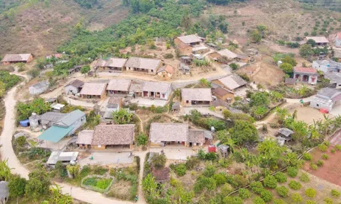 Khám phá nét độc đáo của ngôi làng cổ nép mình dưới chân núi ở Bắc Ninh