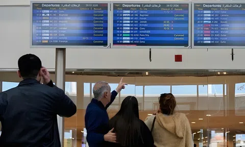 Tour Trung Đông bị hủy, nhiều khách mắc kẹt vì gián đoạn bay