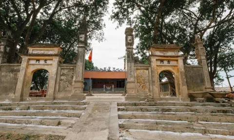 Ngôi đền thiêng cách Hà Nội 40km, nơi phát tích bài thơ "Thần" nổi tiếng