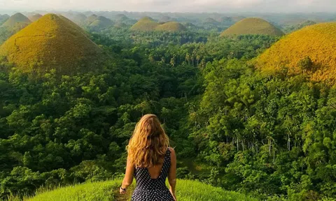 “Maybe you missed it”: Chạm vào một Philippines nguyên bản, nồng hậu và đầy chất thơ