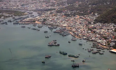 Du khách thích thú ngắm TP Hồ Chí Minh từ trên cao