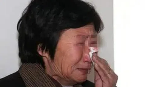 Mẹ tôi nhận lương hưu 19 triệu/tháng nhưng sau 3 năm chỉ có khoản tích cóp vài triệu: 3 cái bẫy tài chính khiến người già mất tiền mà không hay