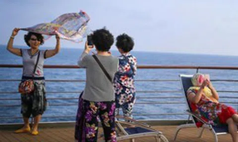 Hai chị em nghỉ hưu cùng thời điểm: Một người đi làm lại, một người nghỉ hẳn - 10 năm sau, tài chính và hạnh phúc rẽ hai hướng