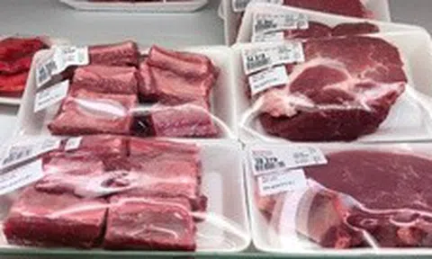 Mua sườn đóng khay trong siêu thị, nhân viên nói chi tiết "vàng" nhiều người không hề biết