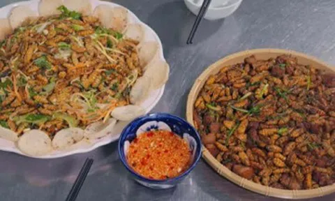 Khách Tây thử món "kén" người ăn ở Lâm Đồng, khen vị béo ngậy như kem