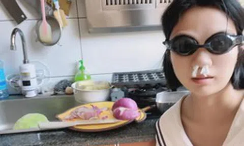 Tôi học được 8 mẹo bếp “không tốn 1 đồng” từ mẹ và nhận ra tiết kiệm đôi khi bắt đầu từ những điều rất nhỏ