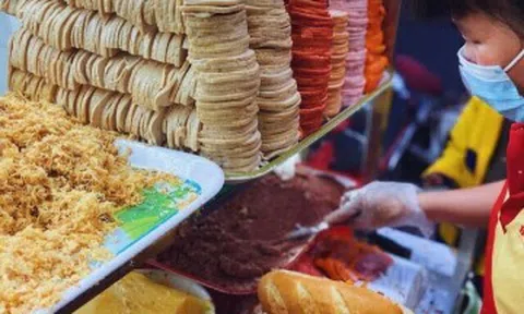 Menu bánh mì siêu đắt ở TP.HCM: 120.000 đồng với loại đặc biệt, là món ăn của "con nhà giàu", nhận ship giá tiền triệu