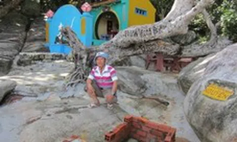 Việt Nam còn có một Giếng Tiên nữa mang tên vua, sát biển nhưng nước ngọt: Du khách đến thường làm 1 việc