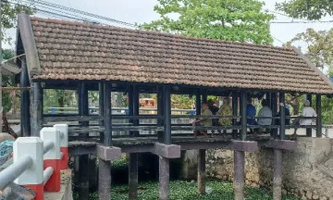 Cầu ngói trăm tuổi ít người biết ở Ninh Bình, người dân coi như "báu vật"