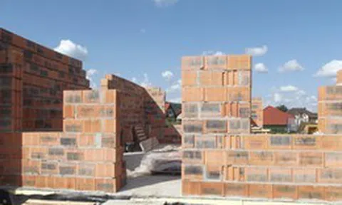 Bỏ 400 triệu xây nhà ở quê để nghỉ hưu, 1 năm sau phải quay lại thành phố: 3 bài toán tài chính nhiều người chưa tính hết