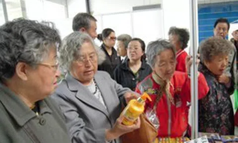 Tuổi 60 có 600 triệu trong tay nhưng chi 200 triệu cho “kéo dài tuổi thọ”: Bài toán tài chính khiến nhiều gia đình tranh cãi