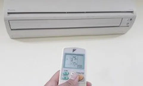 Bật điều hoà nên đóng hay mở cửa sổ? Trả lời sai bạn mất cả triệu tiền điện