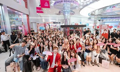 Flagship Cocolux chật kín khi CongB dự sự kiện Cocolux x 3CE