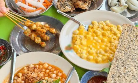 Khách Tây khen nức nở món giòn sần sật ở biển Việt, gọi liền 3 suất