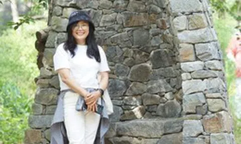 Sau tuổi 35, nhiều bà mẹ mới nhận ra: Có thu nhập riêng không chỉ là tiền, mà là sự tự tin