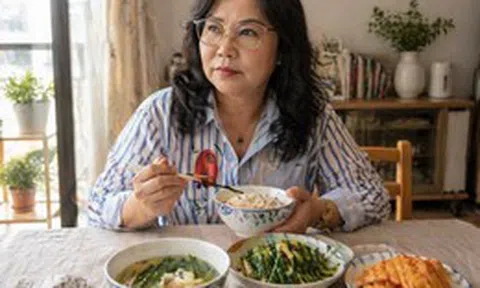 Ông ấy đưa tôi toàn bộ lương hưu 50 triệu mỗi tháng - nhưng chỉ sau 7 ngày sống chung, tôi quyết định rời đi