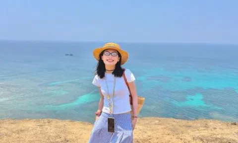 Khách Hà Nội ra đảo miền Trung ngày "cháy phòng", có cuộc gặp cả đời không quên