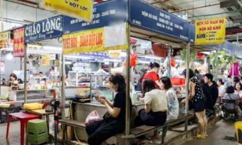 Khu chợ trăm năm giữa lòng Hà Nội nay thành "thiên đường ẩm thực" dưới lòng đất, siêu hút khách vì giá cực bình dân