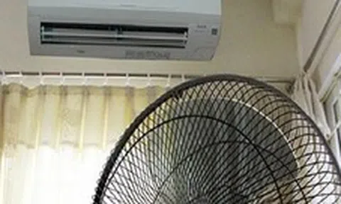 Cách bật quạt khi bật điều hòa để phòng mát nhanh, tiết kiệm cả đống tiền điện