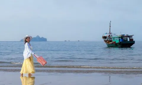 Tới hòn đảo "bí ẩn" tại Quảng Ninh, khách Hà Nội muốn đưa con ra nghỉ hè 1 tuần