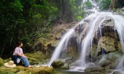 Địa điểm xanh mát cách Hà Nội 120km, khách Tây lẫn ta rủ nhau tới trốn nóng