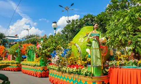 Đông đảo du khách đến tham dự Lễ hội Trái cây Nam Bộ 2026