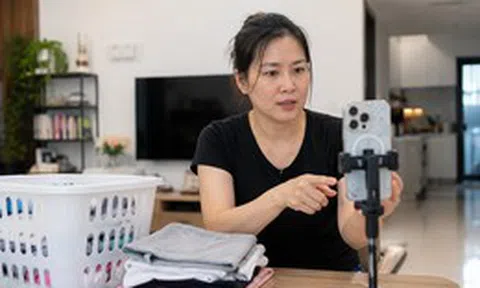 Sau 5 năm làm nội trợ toàn thời gian, tôi nhận ra điều khiến phụ nữ kiệt sức nhất không phải việc nhà - mà là áp lực tài chính khi không có thu nhập riêng