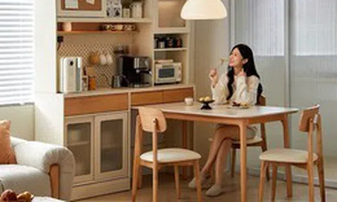 Bỏ bàn ăn truyền thống, căn hộ nhỏ bỗng rộng thêm vài mét vuông: Xu hướng mới đang được nhiều gia đình trẻ yêu thích