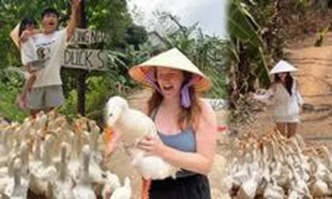 Gia đình Salim trải nghiệm dịch vụ được ví là "chỉ có tại Việt Nam", khách quốc tế đến Việt Nam là tìm đến thử