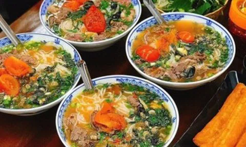 5 quán bún ốc ngon nổi tiếng ở Hà Nội, giữ khách bằng công thức gia truyền, giá rẻ mà chất lượng cao