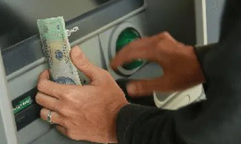 Ngân hàng thông báo điều chỉnh phí rút tiền mặt đối với các trường hợp sau